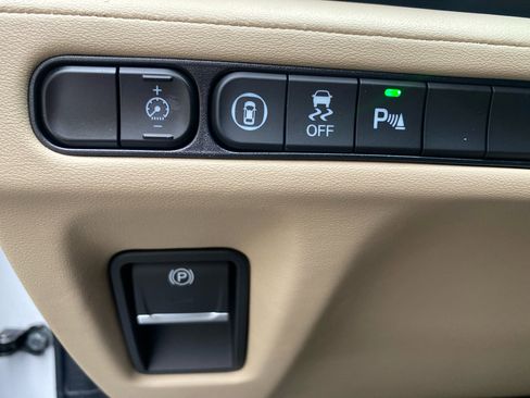 Used 2024 Acura MDX SH-AWD w/ Technology Package image 21