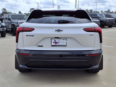 Used 2024 Chevrolet Blazer EV RS RWD image 7