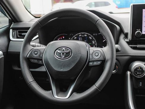 Used 2025 Toyota RAV4 XLE Premium FWD image 15
