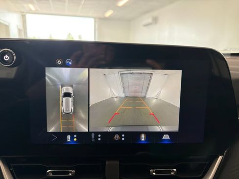 New 2026 Chevrolet Equinox LT w/ Safety and Technology Package FWD image 17
