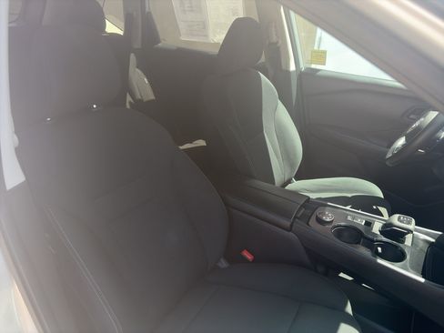 Used 2024 Nissan Rogue S AWD/4WD image 24