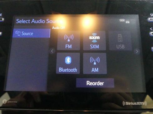 Used 2022 Toyota Prius LE image 40