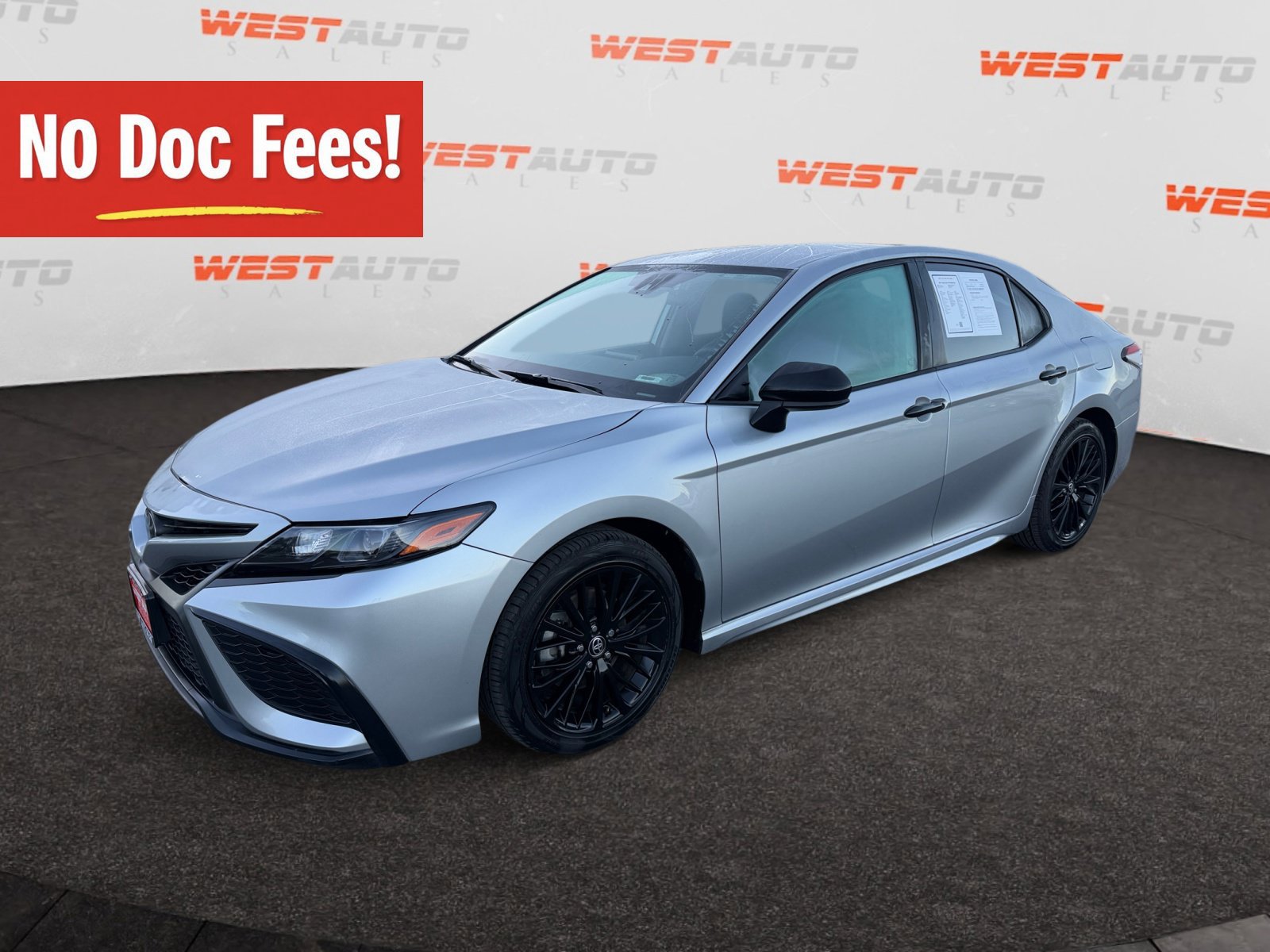 Used 2021 Toyota Camry SE w/ Carpet Mat Package (TMS) FWD image 1