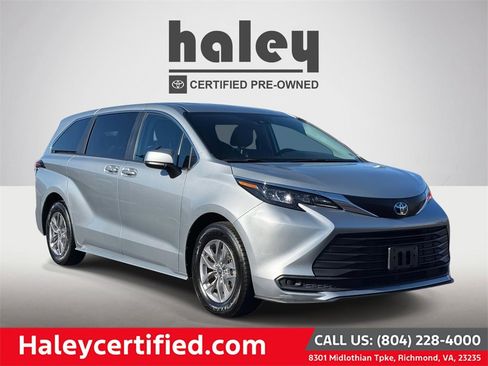 Used 2024 Toyota Sienna LE image 1