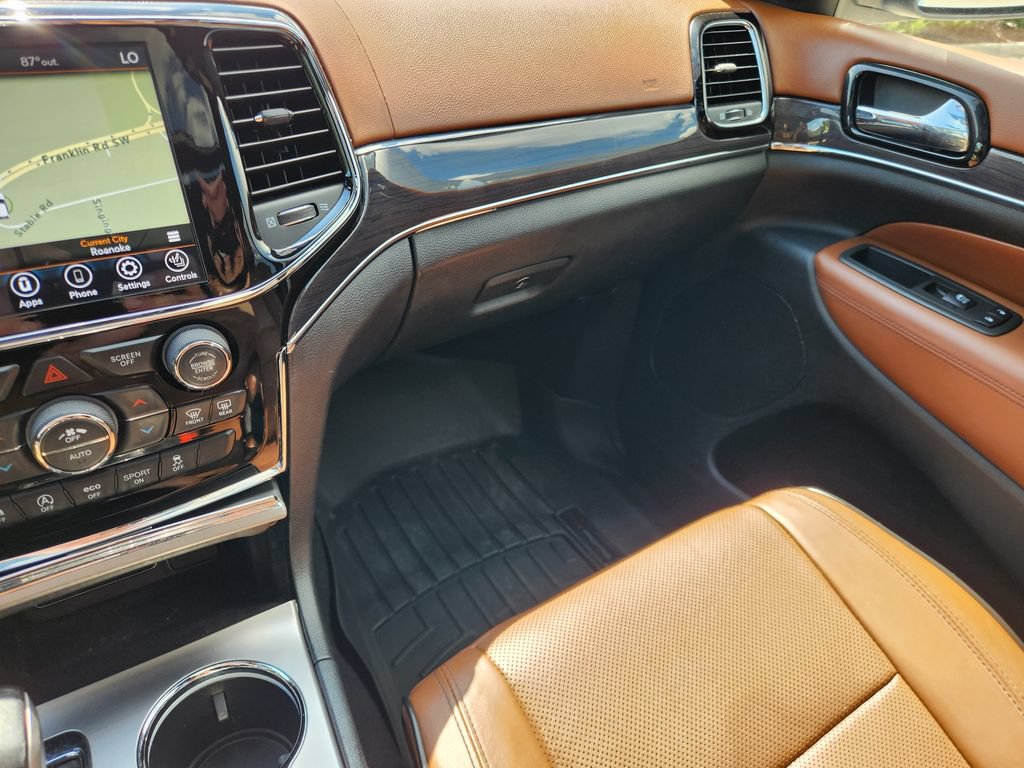 Used 2020 Jeep Grand Cherokee Overland AWD/4WD image 29