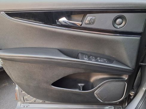 Used 2022 Lincoln Nautilus Reserve w/ Luxury Package image 17