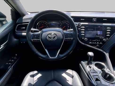 Used 2020 Toyota Camry XSE FWD image 6