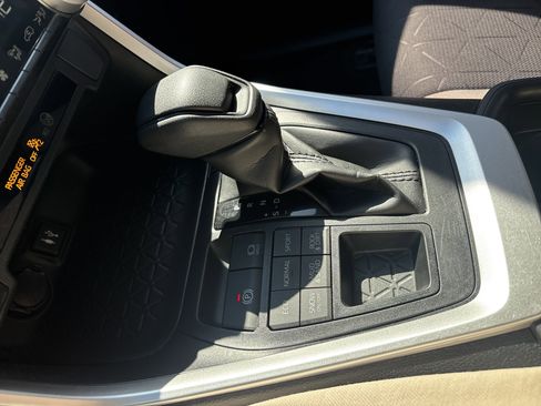Used 2019 Toyota RAV4 XLE w/ All Weather Liner Package AWD/4WD image 24