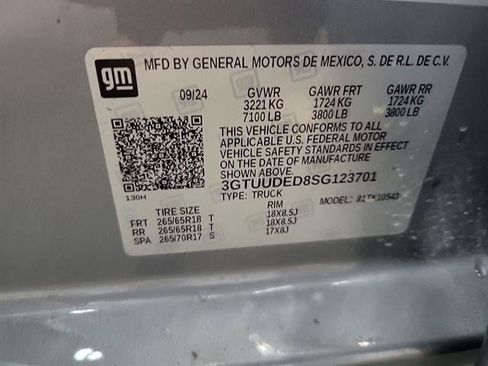 Certified 2025 GMC Sierra 1500 SLT image 40