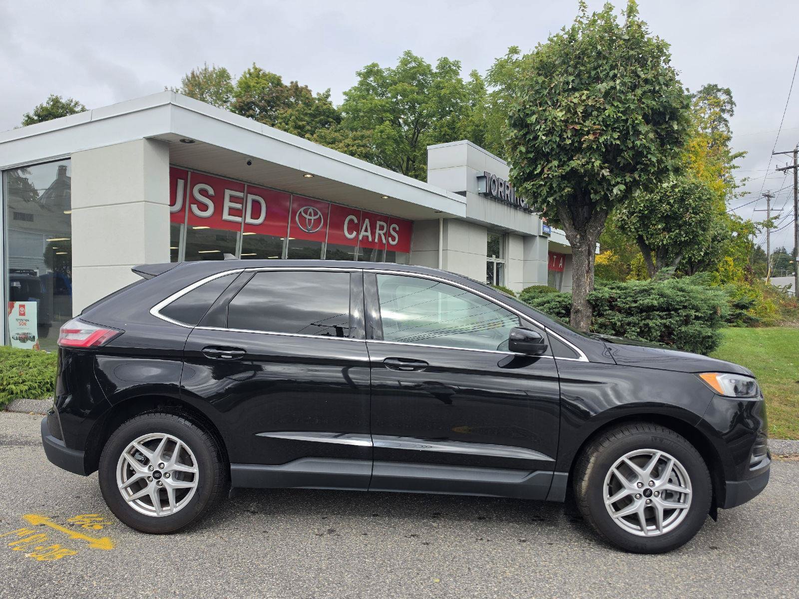 Used 2024 Ford Edge SEL AWD/4WD image 2