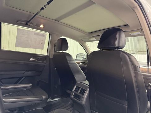 Used 2018 Volkswagen Atlas SEL Premium image 11