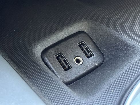 Used 2019 Buick Enclave Essence image 28