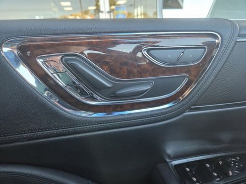 Used 2020 Lincoln Continental image 10