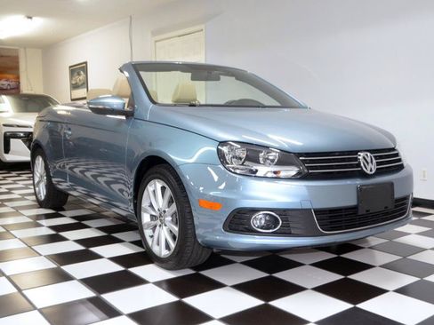 Used 2015 Volkswagen Eos Komfort FWD image 3