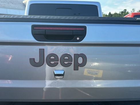 Used 2021 Jeep Gladiator Rubicon AWD/4WD image 30