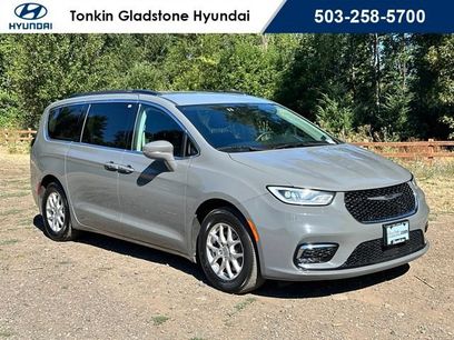 Used 2022 Chrysler Pacifica Touring-L