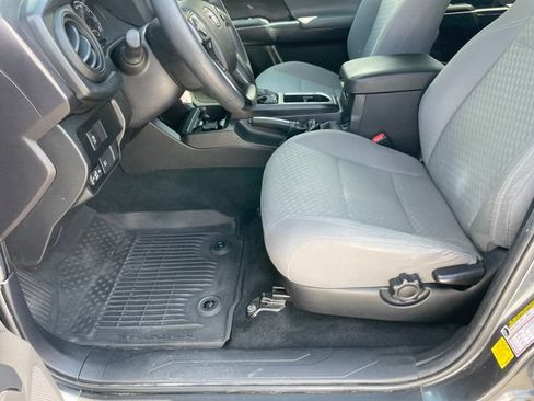Used 2022 Toyota Tacoma SR AWD/4WD image 9