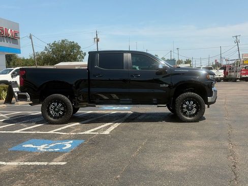 Used 2022 Chevrolet Silverado 1500 LT RWD image 4