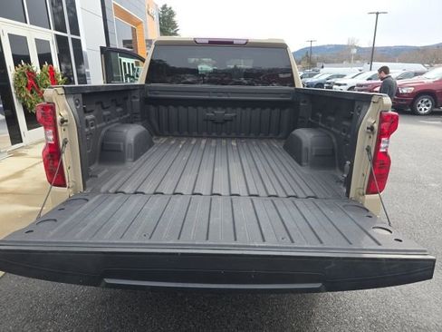 Used 2022 Chevrolet Silverado 1500 Custom Trail Boss image 23