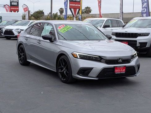 Used 2023 Honda Civic Sport image 3