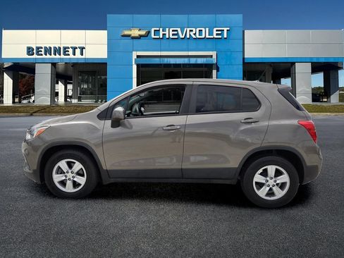 Used 2021 Chevrolet Trax LS w/ Tint and Cruise Package FWD image 4