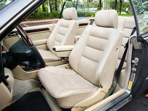 Used 1995 Mercedes-Benz E 320 Convertible image 30