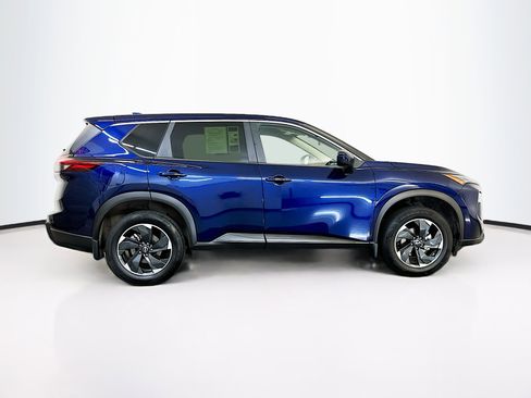 Used 2025 Nissan Rogue SV image 10