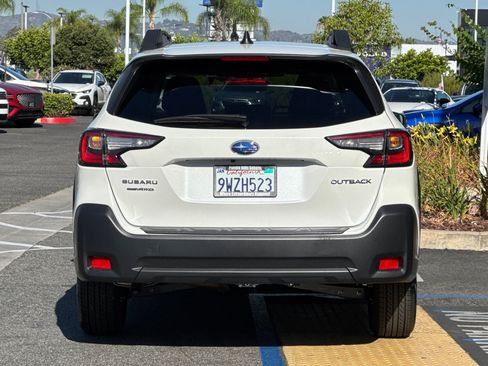 Certified 2025 Subaru Outback Premium AWD/4WD image 5