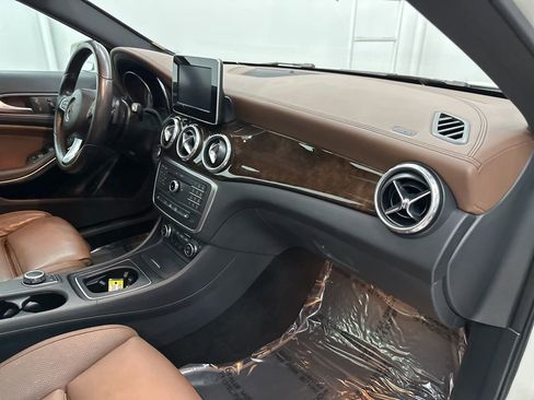 Used 2017 Mercedes-Benz GLA 250 image 29