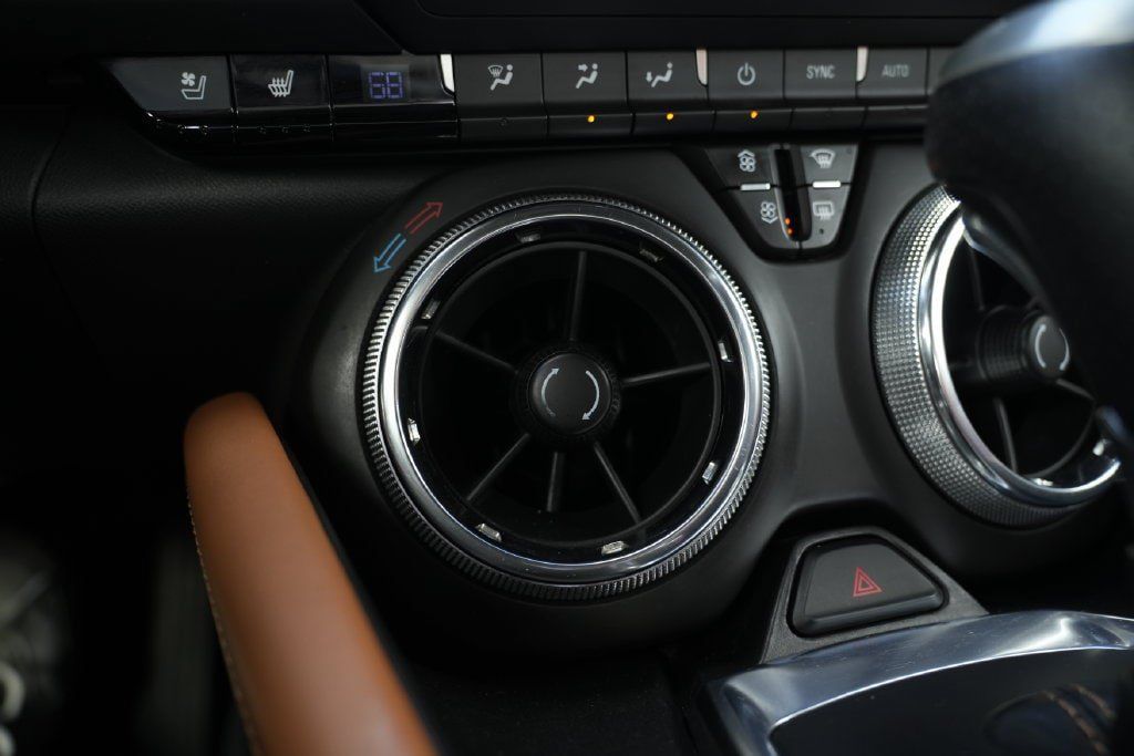 Used 2018 Chevrolet Camaro SS RWD image 60