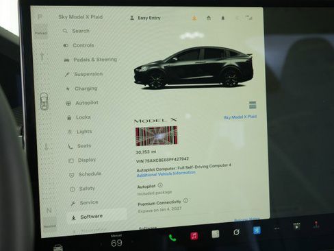 Used 2023 Tesla Model X Plaid image 41