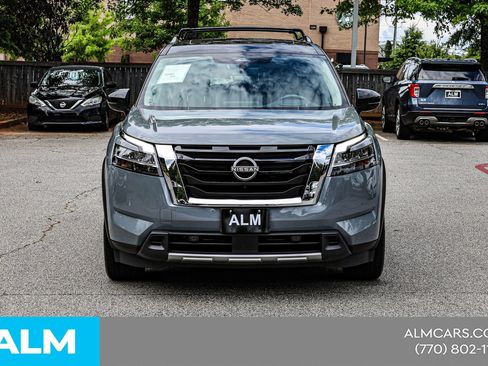 Used 2024 Nissan Pathfinder Platinum w/ Cargo Package FWD image 11