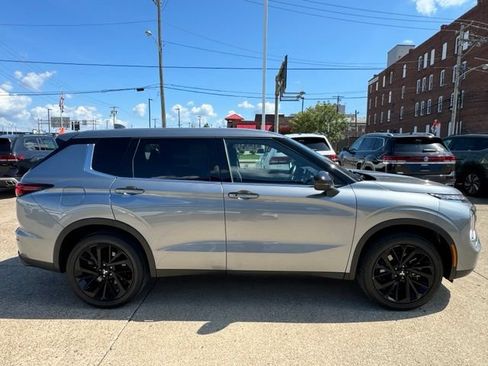 Used 2024 Mitsubishi Outlander AWD image 7