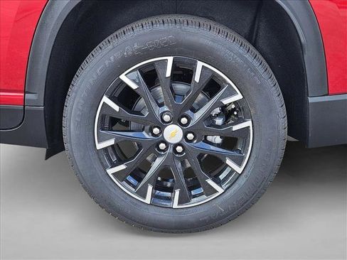 New 2026 Chevrolet Traverse LT w/ Sun and Wheel Package FWD image 10