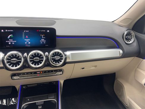 Used 2023 Mercedes-Benz EQB 300 4MATIC image 52