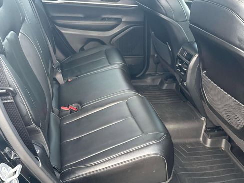 Used 2023 Jeep Grand Cherokee Limited w/ Black Appearance Package image 30