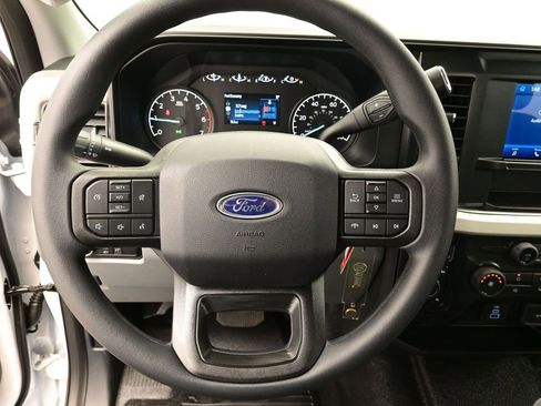 New 2026 Ford F250 XL w/ XL Chrome Package image 12