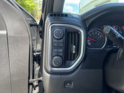 Used 2019 Chevrolet Silverado 1500 RST image 24