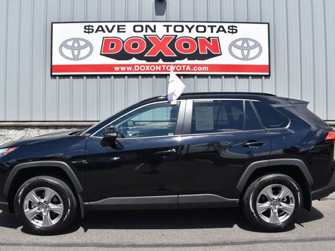 Certified 2025 Toyota RAV4 XLE w/ Convenience Package AWD/4WD image 4