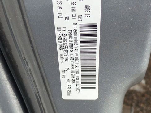 Used 2014 Dodge Grand Caravan SXT image 39