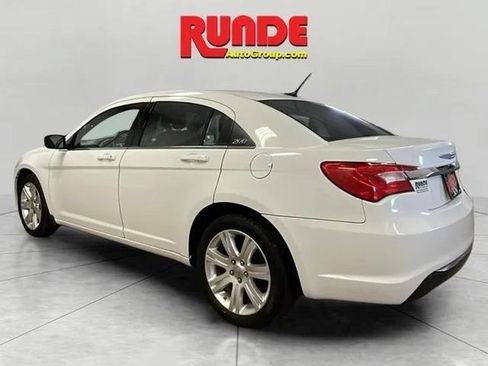 Used 2013 Chrysler 200 Touring FWD image 3