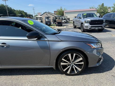Used 2021 Nissan Altima 2.5 SR w/ SR Premium Package AWD/4WD image 14