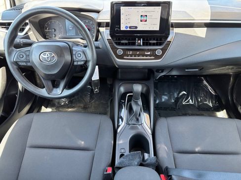 Used 2025 Toyota Corolla LE FWD image 12