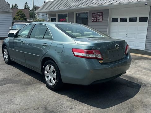 Used 2010 Toyota Camry LE image 6