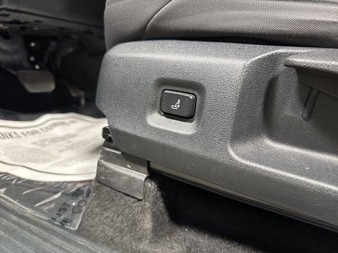 Used 2024 Toyota Tacoma TRD Off-Road image 19