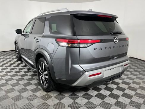 Used 2025 Nissan Pathfinder Platinum w/ Black Appearance Package FWD image 8