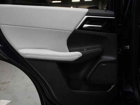 New 2025 Mitsubishi Outlander SE image 26