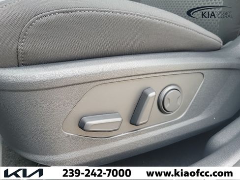 New 2026 Kia Sportage LX w/ LX Convenience Package FWD image 21
