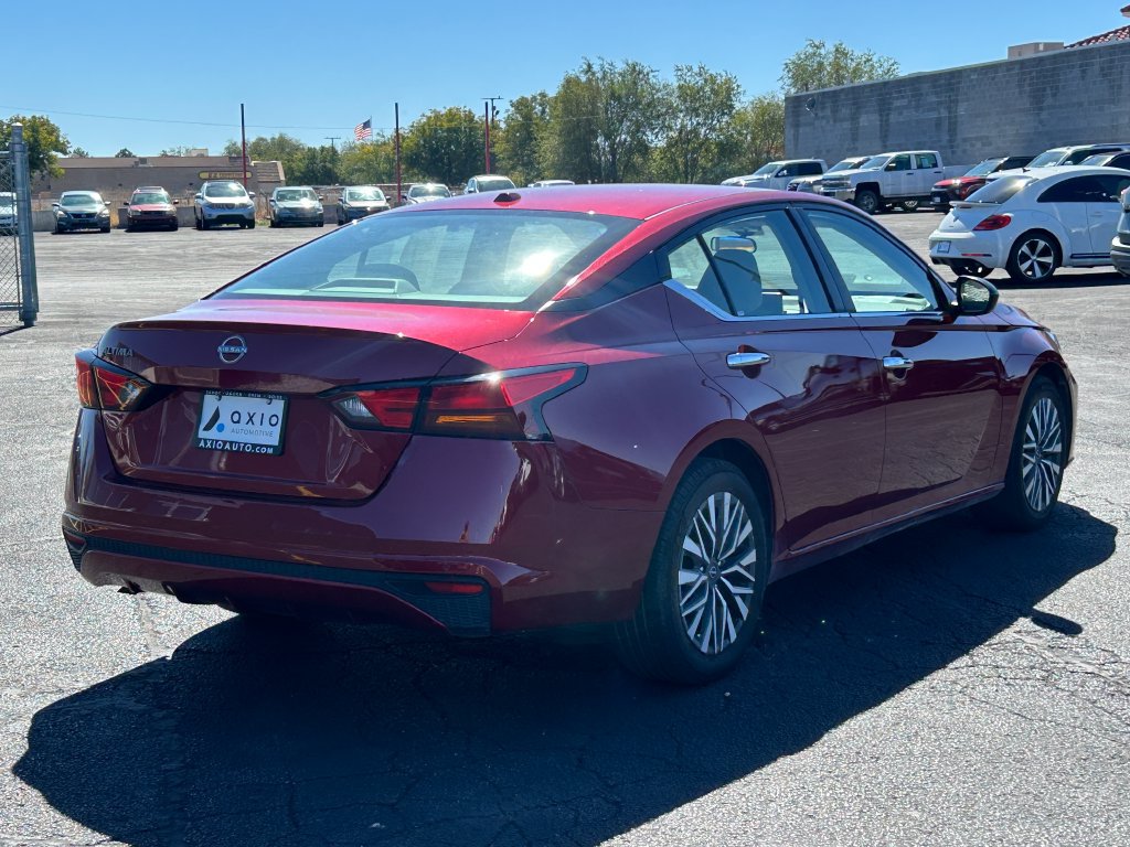 Used 2025 Nissan Altima 2.5 SV FWD image 3