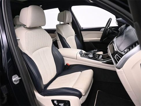 Used 2019 BMW X7 xDrive50i w/ M Sport Package image 26